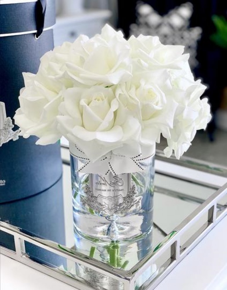 Букет из вонючек. Ваза с запахом в зал. Белые розы в хрустальных вазах на полу фото. Где купить парфюмированные букеты цветов.